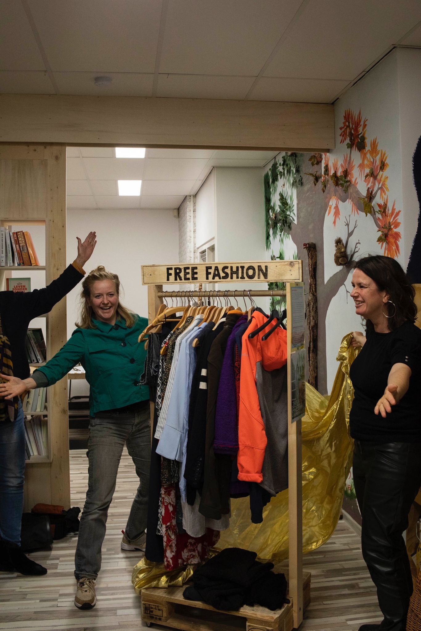Free Fashion kleding rek Zonder Meer